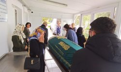 Mehmet Ali Erbil'in annesi İzmir'de son yolculuğuna uğurlandı