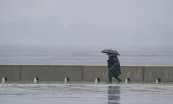 Hafta sonu planı olanlar dikkat: Yağış geliyor, sıcaklık sert düşecek