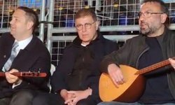 Meslek Fabrikası'nda sazlı direniş