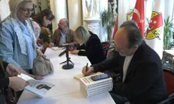 Gazetecilerden Yanardağ için dayanışma etkinliği