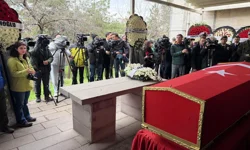 Yalçın Küçük son yolculuğuna uğurlanıyor