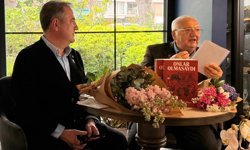 Yılların birikimi sayfalara döküldü... 'Onlar olmasaydı' İzmir’de okuyucuyla buluştu