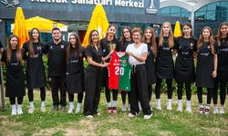 Karşıyaka’nın sultanları kupayla mutfağa girdi
