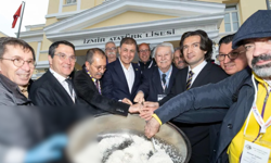 Tugay, mezunlarla pilav gününde buluştu