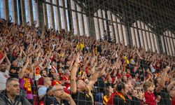 Sahada 6'ncı Olan Göztepe, Tribünde Şampiyon