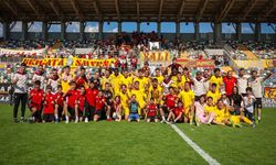 Göztepe'nin gençleri Avrupa yolunda: U19 ekibi finale yükseldi!