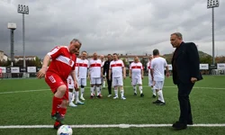 Meclisspor ile şöhretler sahaya indi: Santrayı futboldan men edilen eski başkan yaptı