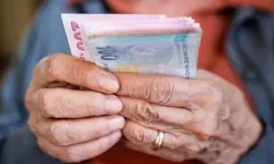 Emekli maaşı ve bayram ikramiyesi ödeme takvimi belli oldu