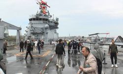 TCG Anadolu'ya ziyaretçi akını