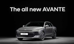 2027 Hyundai Elantra Yepyeni Tasarımıyla Sahneye Çıktı