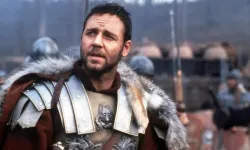 Russell Crowe, Gladyatör'deki o sahneye karşı çıkmış