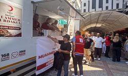 Kızılay'dan Konak'ta 1500 kişilik aşure ikramı