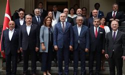 Bakan, sendikacılarla Cenevre'de görüştü
