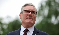 İngiltere'de deprem: Başbakan Keir Starmer resmen istifa etti!