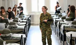 Yunanistan Ordusunda İlk: Kadın Askerler Göreve Başladı