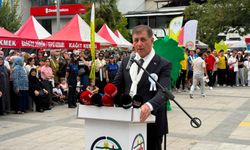 Başkan Tugay Erbaa Yaprak Festivali'nde: İzmir ile Erbaa arasındaki dostluk köprüsü büyüsün