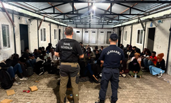 İzmir’de 89 düzensiz göçmen yakalandı