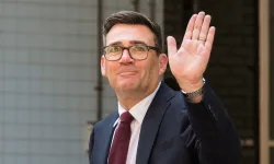 İşçi Partisi Lideri Andy Burnham Başbakan Oldu!