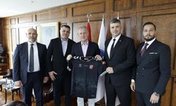 Karşıyaka futbolda yoğun mesaide