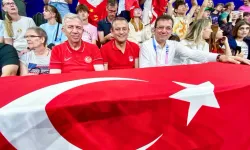 Özgür Özel'den şampiyon Filenin Sultanları'na tebrik