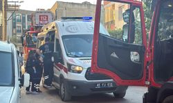 Apartmanın çatısındaki yangında 2 çocuk dumandan etkilendi