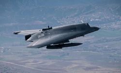Radar Avcısı Süper Şimşek ANKA-III Kanatları Altında