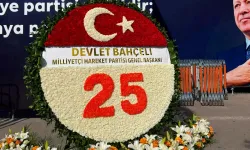 Bahçeli’den AKP’ye özel çelenk