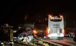 Yolcu otobüsü kazası: 1’i ağır 7 yaralı