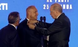 AK Parti’ye geçti, Öcalan paylaşımını sildi