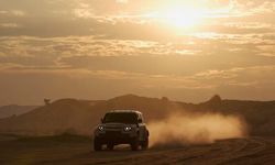 Dakar Rallisi Şampiyonu Defender Yollara Adım Atıyor