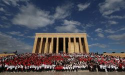 Lösev, Tüm Türkiye’yi Atatürk’ün Huzuruna Davet Ediyor