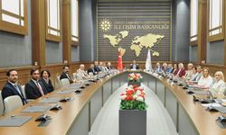 İzmir'den 11 gazeteciye basın kartı