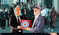 Dünyaca ünlü yazar İzmir'de