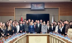İzmir Ekonomi Üniversitesi Siyaset Platformu Kulübü’nden TBMM ziyareti