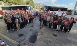 İzmir Eski Baro Başkanı Özdemir Sökmen'in gezi grubundan coşkulu 29 Ekim kutlaması