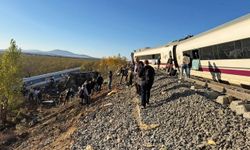 Hızlı tren faciası: En az 39 ölü, seferler durduruldu!