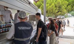 İzmir’de üniversitelilere ücretsiz akşam yemeği desteği