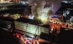 Ayakkabı fabrikasında yangın: Alevlere 8 noktadan müdahale