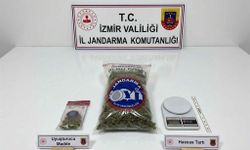 İzmir'de fabrikaya uyuşturucu baskını! İşçilerin kaldığı konteynerden esrar çıktı