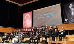İzmir’de Cumhuriyet coşkusu Olten Band konseriyle taçlandı