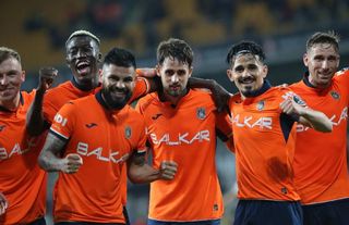Başakşehir, Trabzonspor'u üç golle geçti