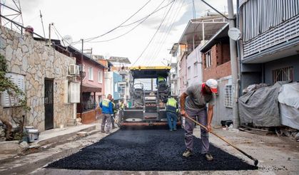 Bornova’da asfaltlamada mola yok