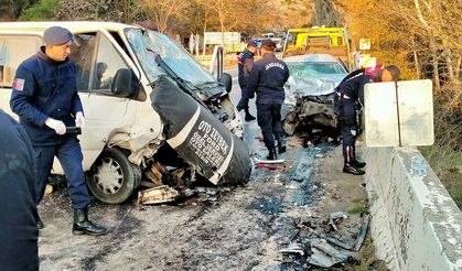 İzmir'de ucuz atlatılan kaza: 9 yaralı