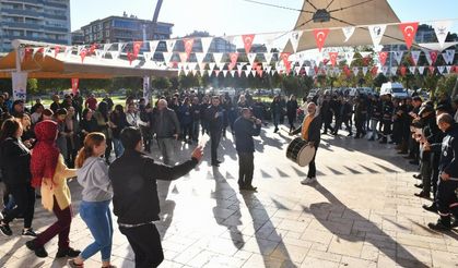 Çiğli'de davullu zurnalı 'toplu' sevinç