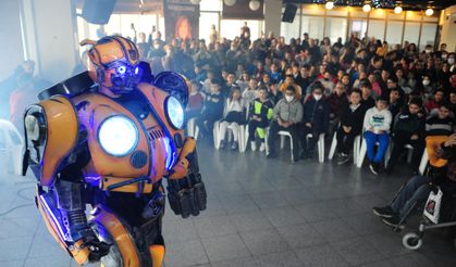 Geleceğin Mucitlerine Robot Show