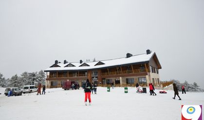 Murat Dağı Kayak Merkezi'nde kar kalınlığı 60 santimetreye ulaştı