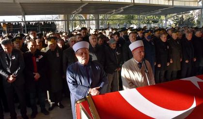 İzmir deprem şehidini son yolculuğuna uğurladı