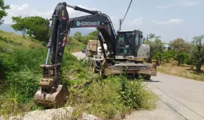 Manisa'da Maski'den dere temizliği