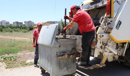 Menderes’te çöp konteynerlerine bakım