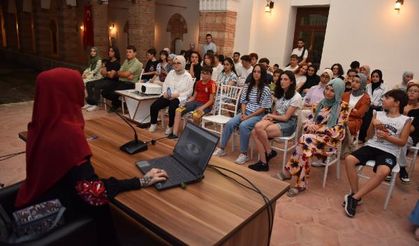 Gökyüzü meraklıları Yıldırım Külliyesinde buluştu